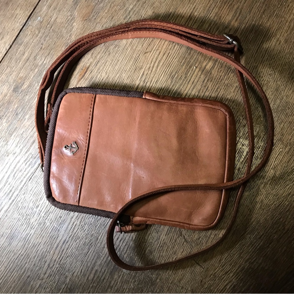 Leather Harbor 2nd Crossbody Phone Pouch